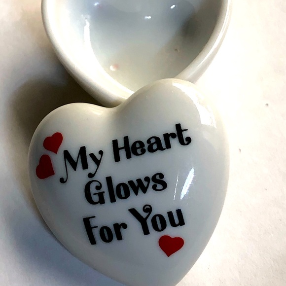 Vintage Glass Heart shaped Trinket Box says “My Heart Glows For You” - Picture 6 of 11